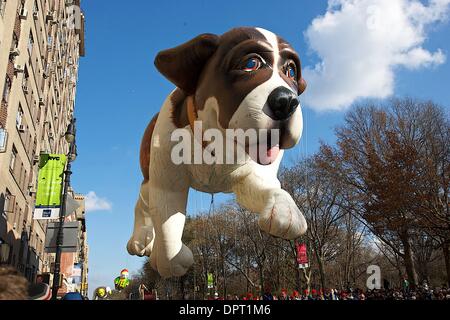 27. November 2008: Beethoven Ballon. . Macy's Thanksgiving Day Parade in New York City, New York.  Richey Miller/CSM (Kredit-Bild: © Richey Miller/Cal-Sport-Medien) Stockfoto