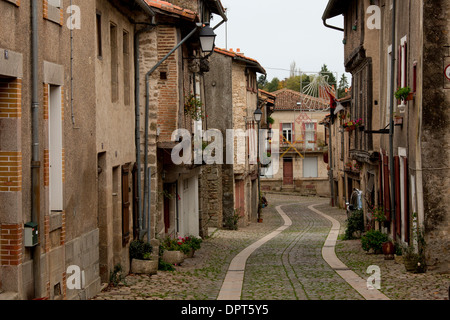 Rue De La Vau Saint-Jacques (Chemin de Saint-Jacques de Compostelle), Parthenay, Frankreich Stockfoto