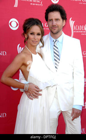 44th Annual Academy of Country Music Awards in der MGM Grand Garden Arena in Las Vegas, NV-05.04.2009-Foto von Scott Kirkland-Globe Fotos @ 2009... JENNIFER LOVE HEWITT und JAMIE KENNEDY. K61495SK (Kredit-Bild: © Scott Kirkland/Globe Photos/ZUMAPRESS.com) Stockfoto