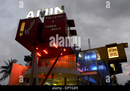 Das äußere des eine einzigartige Bibliotheksgebäude "AMIN", das aus sieben Containern aufgebaut ist Stockfoto