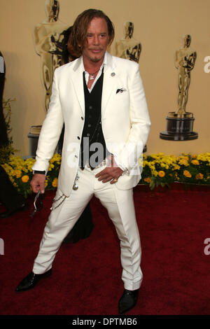 22. Februar 2009 - Hollywood, Kalifornien, USA - Schauspieler MICKEY ROURKE in der 81. Oscar-Verleihung im Kodak Theatre in Hollywood statt. (Kredit-Bild: © Paul Fenton/ZUMA Press) Stockfoto
