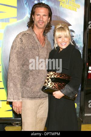 2. März 2009 abgehaltenen Graumans Chinese Theater, Hollywood - Los Angeles, Kalifornien, USA - Schauspieler LORENZO LAMAS auf der "Watchmen" Los Angeles Premiere. (Kredit-Bild: © Paul Fenton/ZUMA Press) Stockfoto