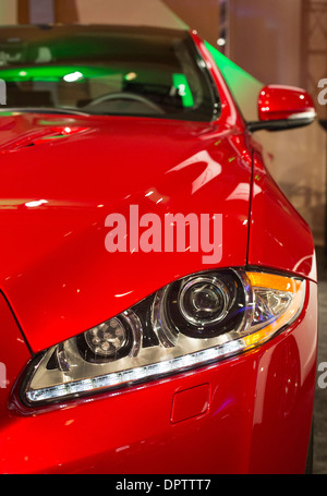 Detroit, Michigan - The Jaguar XJR in einer Anzeige von Luxus-Autos während der North American International Auto Show. Stockfoto