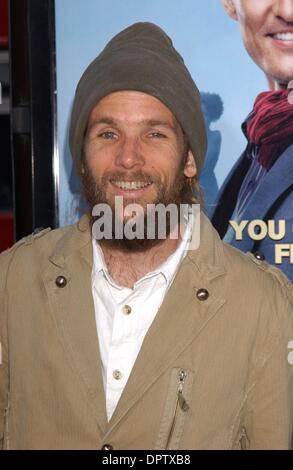 27. April 2009 abgehaltenen Graumans Chinese Theater, Hollywood - Los Angeles, Kalifornien, USA - Reggae Künstler Mischka am 'Ghosts of Girfriends Past' Los Angeles Premiere.                             (Kredit-Bild: © Paul Fenton/ZUMA Press) Stockfoto