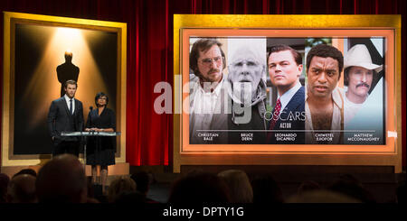 Los Angeles, USA. 16. Januar 2014. Schauspieler Chris Hemsworth (L) und Akademie der Bewegung Abbildung Künste und Wissenschaften Präsident Cheryl Boone Isaacs verkünden die Nominierten für den besten Darsteller bei der 86. Academy Awards Nominierungen Ankündigung, bei der Academy of Motion Picture Arts and Sciences, in Beverly Hills, Kalifornien, USA, 16. Januar 2014. Der Oscar-Verleihung werden 2. März 2014 im Dolby Theatre in Hollywood, Kalifornien stattfinden. Bildnachweis: Yang Lei/Xinhua/Alamy Live-Nachrichten Stockfoto