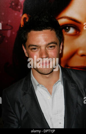 14. Januar 2009 - Los Angeles, Kalifornien, USA - DOMINIC COOPER, Ankunft in der 3. Saison-Los Angeles-Premiere von "Big Love'' auf der Cinerama-Dome am 14. Januar 2009 in Hollywood, Kalifornien.  (Bild Kredit: ZUMApress.com) Stockfoto