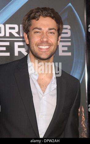 28. April 2009 - Los Angeles, Kalifornien, USA - Schauspieler ZACHARY LEVI auf der "X-Men Origins: Wolverine" Los Angeles Premiere an Graumans Chinese Theater statt.                              (Kredit-Bild: © Paul Fenton/ZUMA Press) Stockfoto