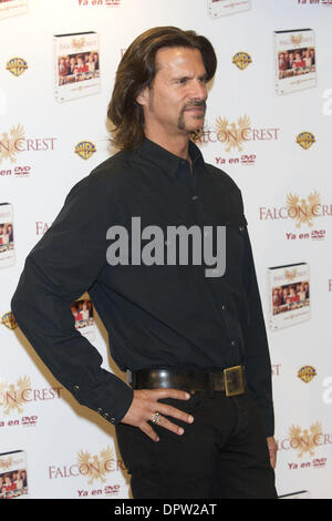 29. April 2009 - Madrid, Spanien - Schauspieler LORENZO LAMAS präsentiert "Falcon Crest" erste Saison DVD bei Lavinia Store am 29. April 2009 in Madrid, Spanien. (Kredit-Bild: © Jose Perez Gegundez/ZUMA Press) Stockfoto
