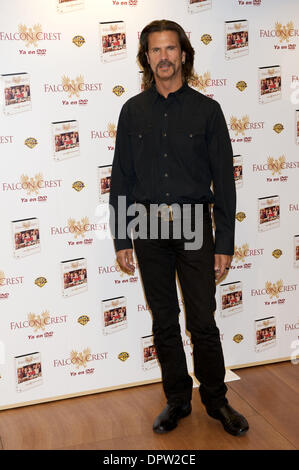 29. April 2009 - Madrid, Spanien - Schauspieler LORENZO LAMAS präsentiert "Falcon Crest" erste Saison DVD bei Lavinia Store am 29. April 2009 in Madrid, Spanien. (Kredit-Bild: © Jose Perez Gegundez/ZUMA Press) Stockfoto