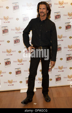 29. April 2009 - Madrid, Spanien - Schauspieler LORENZO LAMAS präsentiert "Falcon Crest" erste Saison DVD bei Lavinia Store am 29. April 2009 in Madrid, Spanien. (Kredit-Bild: © Jose Perez Gegundez/ZUMA Press) Stockfoto