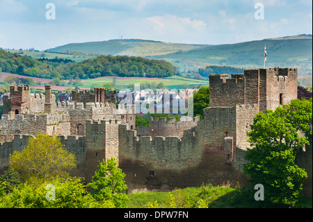 Ludlow Castle gesehen von Whitcliffe gemeinsamen im Frühling, Shropshire, England Stockfoto