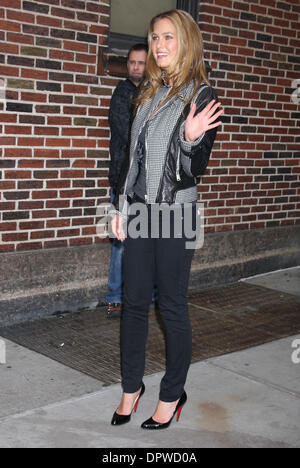 11. Februar 2009 - New York, NY, USA - BAR RAFAELI an der Sullivan-Theater für ihre tapin der "Late Show: With David Letterman" (Image Credit: © Dan Herrick/KPA-ZUMA/ZUMA Press) Stockfoto