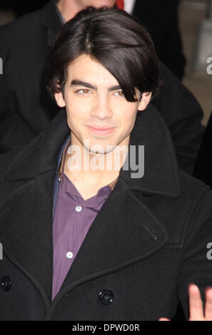 11. Februar 2009 - New York, NY, USA - JOE JONAS an der Sullivan-Theater für seine Aufzeichnung der "Late Show: With David Letterman" (Image Credit: © Dan Herrick/KPA-ZUMA/ZUMA Press) Stockfoto