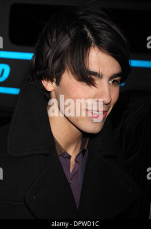 11. Februar 2009 - New York, NY, USA - JOE JONAS an der Sullivan-Theater für seine Aufzeichnung der "Late Show: With David Letterman" (Image Credit: © Dan Herrick/KPA-ZUMA/ZUMA Press) Stockfoto