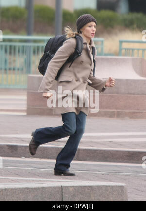 6. März 2009 - New York, NY, USA - ANGELINA JOLIE Filme "Salz" in Washington DC am l ' Enfant Plaza. (Kredit-Bild: © Dan Herrick/ZUMA Press) Stockfoto