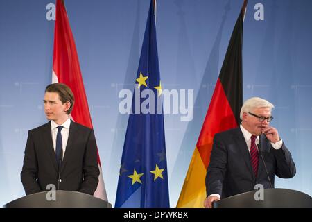 Berlin, Deutschland. 15. Januar 2014. Außenminister Steinmeier trifft seinen Amtskollegen aus Österreich, Sebastian Kurz, Gespräch im Auswärtigen Amt. Die Gespräche sind die vielfältigen bilateralen Beziehungen, die Entwicklung der Europäischen Union und internationalen Themen. Bildnachweis: Goncalo Silva/NurPhoto/ZUMAPRESS.com/Alamy Live-Nachrichten Stockfoto