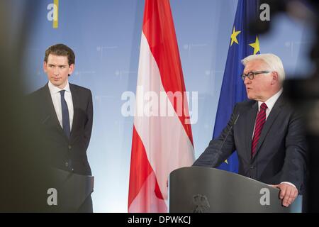 Berlin, Deutschland. 15. Januar 2014. Außenminister Steinmeier trifft seinen Amtskollegen aus Österreich, Sebastian Kurz, Gespräch im Auswärtigen Amt. Die Gespräche sind die vielfältigen bilateralen Beziehungen, die Entwicklung der Europäischen Union und internationalen Themen. Bildnachweis: Goncalo Silva/NurPhoto/ZUMAPRESS.com/Alamy Live-Nachrichten Stockfoto