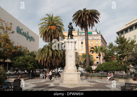 Statue von Diego Velázquez im Plaza del Duque De La Victoria, Sevilla (Sevilla), Andalusien, Spanien. Stockfoto