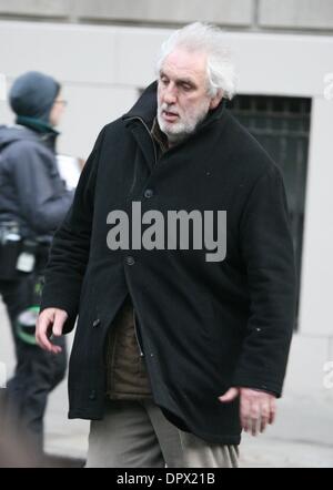 13. März 2009 - New York, New York, USA - Regisseur PHILLIP NOYCE am Set seine neue Spion Thriller "Salt" in Washington Heights statt. (Kredit-Bild: © Nancy Kaszerman/ZUMA Press) Stockfoto