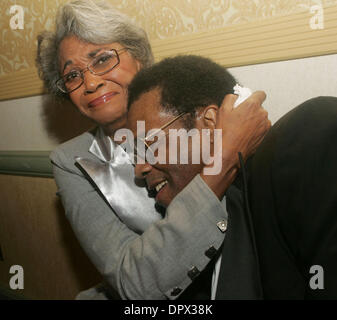 30. Dezember 2008 - Sherman Oaks, Kalifornien, ist USA - Grammy preisgekrönte Trompeter Jazzmusiker FREDDIE HUBBARD, 70, (7. April 1938 - 29. Dezember 2008) im Krankenhaus von Herz-Kreislauferkrankungen gestorben, nach einem Herzinfarkt im November letzten Jahres. Hubbard gewann seinen Grammy im Jahr 1972 für die "Erste Licht" und hieß National Endowment für Kunst Jazz Master im Jahr 2006. Im Bild - 13. Januar 2006; New York, NY, Stockfoto