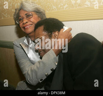 30. Dezember 2008 - Sherman Oaks, Kalifornien, ist USA - Grammy preisgekrönte Trompeter Jazzmusiker FREDDIE HUBBARD, 70, (7. April 1938 - 29. Dezember 2008) im Krankenhaus von Herz-Kreislauferkrankungen gestorben, nach einem Herzinfarkt im November letzten Jahres. Hubbard gewann seinen Grammy im Jahr 1972 für die "Erste Licht" und hieß National Endowment für Kunst Jazz Master im Jahr 2006. ABGEBILDETE 13. Januar 2006; New York, NY, Vereinigte Staaten Stockfoto