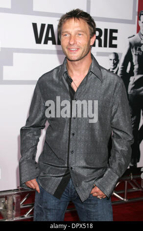 15. Dezember 2008 abgehaltenen Fredrick P. Rose Hall im Time Warner Center - New York, NY, USA - Schauspieler THOMAS KRETSCHMANN bei der New York-Premiere von "Walküre". (Kredit-Bild: © Nancy Kaszerman/ZUMA Press) Stockfoto