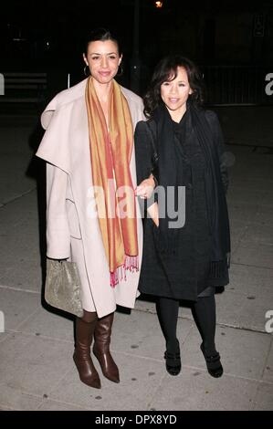 21. April 2009 - New York, New York, USA - DRENA DE NIRO und ROSIE PEREZ auf der Vanity Fair Party während der 2009 Tribeca Film Festival am State Supreme Gericht statt. (Kredit-Bild: © Nancy Kaszerman/ZUMA Press) Stockfoto