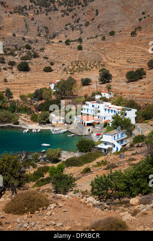 Blick über den Weiler von Finix oder Phoenix, in der Nähe von Loutro, Region Sfakia, Kreta, Griechenland. Stockfoto