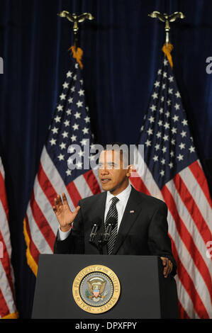 18. Februar 2009 - Mesa, Arizona, USA - Präsident BARACK OBAMA hält eine Rede über seinen Plan zur Bewältigung der Nation Abschottung Krise an Dobson High School in Mesa (Credit-Bild: © Laura Segall/ZUMA drücken) Stockfoto