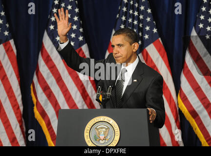 18. Februar 2009 - Mesa, Arizona, USA - Präsident BARACK OBAMA hält eine Rede über seinen Plan zur Bewältigung der Nation Abschottung Krise an Dobson High School in Mesa (Credit-Bild: © Laura Segall/ZUMA drücken) Stockfoto