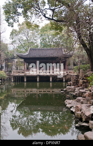 Jiushixuan-Pavillon (neun Löwen Haus) im Yu-Garten in Shanghai, China Stockfoto