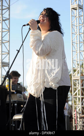 19. April 2009 - Indio, Kalifornien; USA - Sänger ANTONY HEGARTY der Band Antony und der Johnsons tritt im Feld Empire Polo als Teil des Coachella Music & Arts Festival 2009.  Die drei Festivaltage mehrstufige zieht Tausende von verschiedener Künstler auf fünf verschiedenen Bühnen zu sehen.  Copyright 2009 Jason Moore (Kredit-Bild: © Jason Moore/ZUMA Press) Stockfoto
