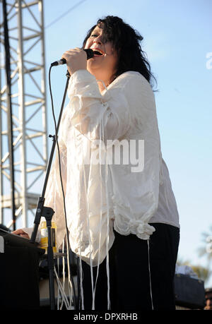 19. April 2009 - Indio, Kalifornien; USA - Sänger ANTONY HEGARTY der Band Antony und der Johnsons tritt im Feld Empire Polo als Teil des Coachella Music & Arts Festival 2009.  Die drei Festivaltage mehrstufige zieht Tausende von verschiedener Künstler auf fünf verschiedenen Bühnen zu sehen.  Copyright 2009 Jason Moore (Kredit-Bild: © Jason Moore/ZUMA Press) Stockfoto