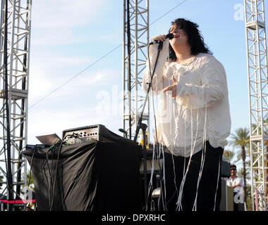 19. April 2009 - Indio, Kalifornien; USA - Sänger ANTONY HEGARTY der Band Antony und der Johnsons tritt im Feld Empire Polo als Teil des Coachella Music & Arts Festival 2009.  Die drei Festivaltage mehrstufige zieht Tausende von verschiedener Künstler auf fünf verschiedenen Bühnen zu sehen.  Copyright 2009 Jason Moore (Kredit-Bild: © Jason Moore/ZUMA Press) Stockfoto