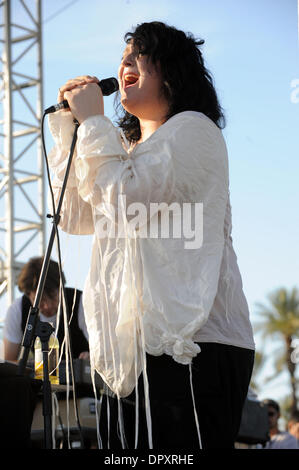 19. April 2009 - Indio, Kalifornien; USA - Sänger ANTONY HEGARTY der Band Antony und der Johnsons tritt im Feld Empire Polo als Teil des Coachella Music & Arts Festival 2009.  Die drei Festivaltage mehrstufige zieht Tausende von verschiedener Künstler auf fünf verschiedenen Bühnen zu sehen.  Copyright 2009 Jason Moore (Kredit-Bild: © Jason Moore/ZUMA Press) Stockfoto