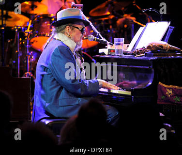 1. Mai 2009 führt - New Orleans, Louisiana, USA - Musiker DR. JOHN live als seine 2009 Tour macht, die Halt in das House of Blues im French Quarter von New Orleans gelegen. (Kredit-Bild: © Jason Moore/ZUMA Press) Stockfoto