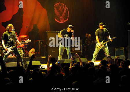 28. April 2009 durchführen - Myrtle Beach, South Carolina, USA - Musiker der Band PENNYWISE live als ihre Tour 2009 macht, die ein Stopp im House of Blues in Myrtle Beach entfernt. (Kredit-Bild: © Jason Moore/ZUMA Press) Stockfoto