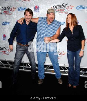 Jeff Foxworthy, Larry the Cable Guy und Cara Whitney während der Comedy Central Roast von LARRY THE CABLE GUY, im Warner-Bros.-Studio-Menge, am 1. März 2009, in Burbank, Kalifornien statt... Foto: Michael Germana - Globe Photos.K61110MGE (Kredit-Bild: © Michael Germana/Globe Photos/ZUMAPRESS.com) Stockfoto