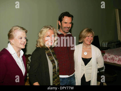 K60962RM. NOEL COWARD '' BLITHE SPIRIT'' PROBE PRESSE KONFERENZ SECOND STAGE THEATER IN NEW YORK CITY 01-30-2009.PHOTOS VON RICK MACKLER ENTFERNUNGSMESSER-GLOBE FOTOS INC. Â © 2009.ANGELA LANSBURY, CHRISTINE EBERSOLE, RUPERT EVERETT und JAYNE ATKINSON (Kredit-Bild: © Rick Mackler/Globe Photos/ZUMAPRESS.com) Stockfoto