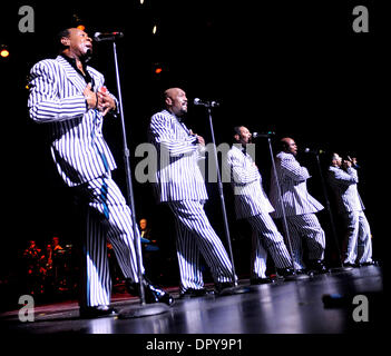 28. November 2008 führen - Universal City, Kalifornien, USA - Musiker THE TEMPTATIONS live im Konzert im Gibson Amphitheater. (Kredit-Bild: © Scott Mitchell/ZUMA Press) Stockfoto