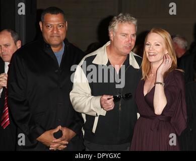 10. Februar 2009 - Universal City, Kalifornien, USA - Schauspieler LAURENCE FISHBURNE, WILLIAM PETERSEN, MARG HELGENBERGER & Besetzung von CSI feiert 200. Episode Onl Menge in den Universal Studios. (Kredit-Bild: © Lisa O'Connor/ZUMA Press) Stockfoto