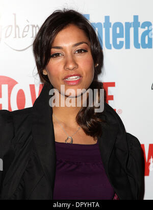 3. März 2009 statt - West Hollywood, Kalifornien, USA - Schauspielerin JANINA GAVANKAR Ankunft in "The L Word" Farewell-Party im Cafe La Boheme. (Kredit-Bild: © Lisa O'Connor/ZUMA Press) Stockfoto