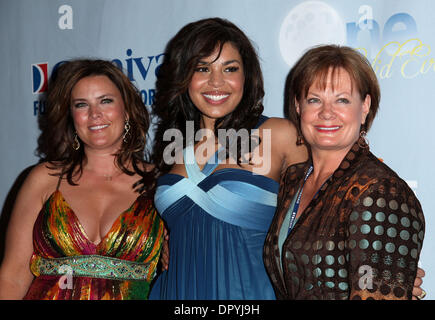 26. März 2009 - San Pedro, Kalifornien, USA - Musiker JORDIN SPARKS mit Mutter JODI & Großmutter PAM Ankunft in einen herrlichen Abend statt an Bord der Carnival Splendor in den Hafen von Los Angeles. (Kredit-Bild: © Lisa O'Connor/ZUMA Press) Stockfoto