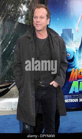 22. März 2009 statt - Universal City, Kalifornien, USA - Schauspieler KIEFER SUTHERLAND Ankunft in "Monsters VS Aliens" Los Angeles Premiere im Gibson Amphitheatre. (Kredit-Bild: © Lisa O'Connor/ZUMA Press) Stockfoto