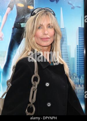 22. März 2009 statt - Universal City, Kalifornien, USA - Schauspielerin HEATHER THOMAS Ankunft in "Monsters VS Aliens" Los Angeles Premiere im Gibson Amphitheatre. (Kredit-Bild: © Lisa O'Connor/ZUMA Press) Stockfoto