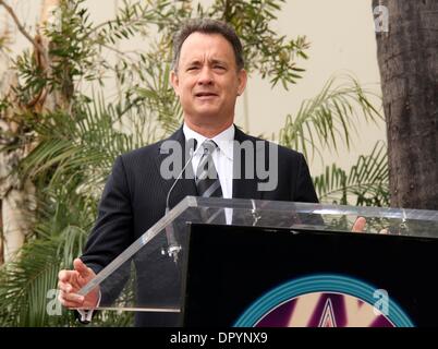 14. April 2009 feiert - Hollywood, Kalifornien, USA - Schauspieler TOM HANKS George Harrison geehrt posthum mit Stern auf dem Walk of Fame in Hollywood.  (Kredit-Bild: © Lisa O'Connor/ZUMA Press) Stockfoto