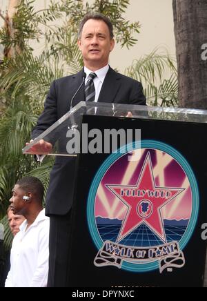 14. April 2009 feiert - Hollywood, Kalifornien, USA - Schauspieler TOM HANKS George Harrison geehrt posthum mit Stern auf dem Walk of Fame in Hollywood.  (Kredit-Bild: © Lisa O'Connor/ZUMA Press) Stockfoto