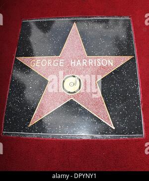 14. April 2009 - Hollywood, Kalifornien, USA - George Harrison posthum mit Stern auf dem Walk of Fame in Hollywood geehrt.  (Kredit-Bild: © Lisa O'Connor/ZUMA Press) Stockfoto