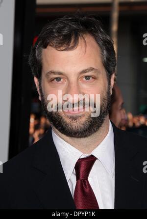 14. April 2009 - Hollywood, Kalifornien, USA - Regisseur JUDD APATOW ankommen, "17 Again" Los Angeles Premiere Premiere im Mann CHinese Theatre statt. (Kredit-Bild: © Lisa O'Connor/ZUMA Press) Stockfoto