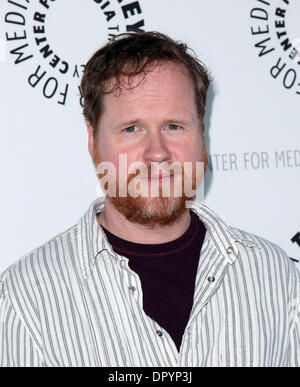 15. April 2009 - Hollywood, Kalifornien, USA - Produzent JOSS WHEDON Paley Fest 2009 - "Dollhouse" Ankunft auf den Arclight Kinos statt. (Kredit-Bild: © Lisa O'Connor/ZUMA Press) Stockfoto